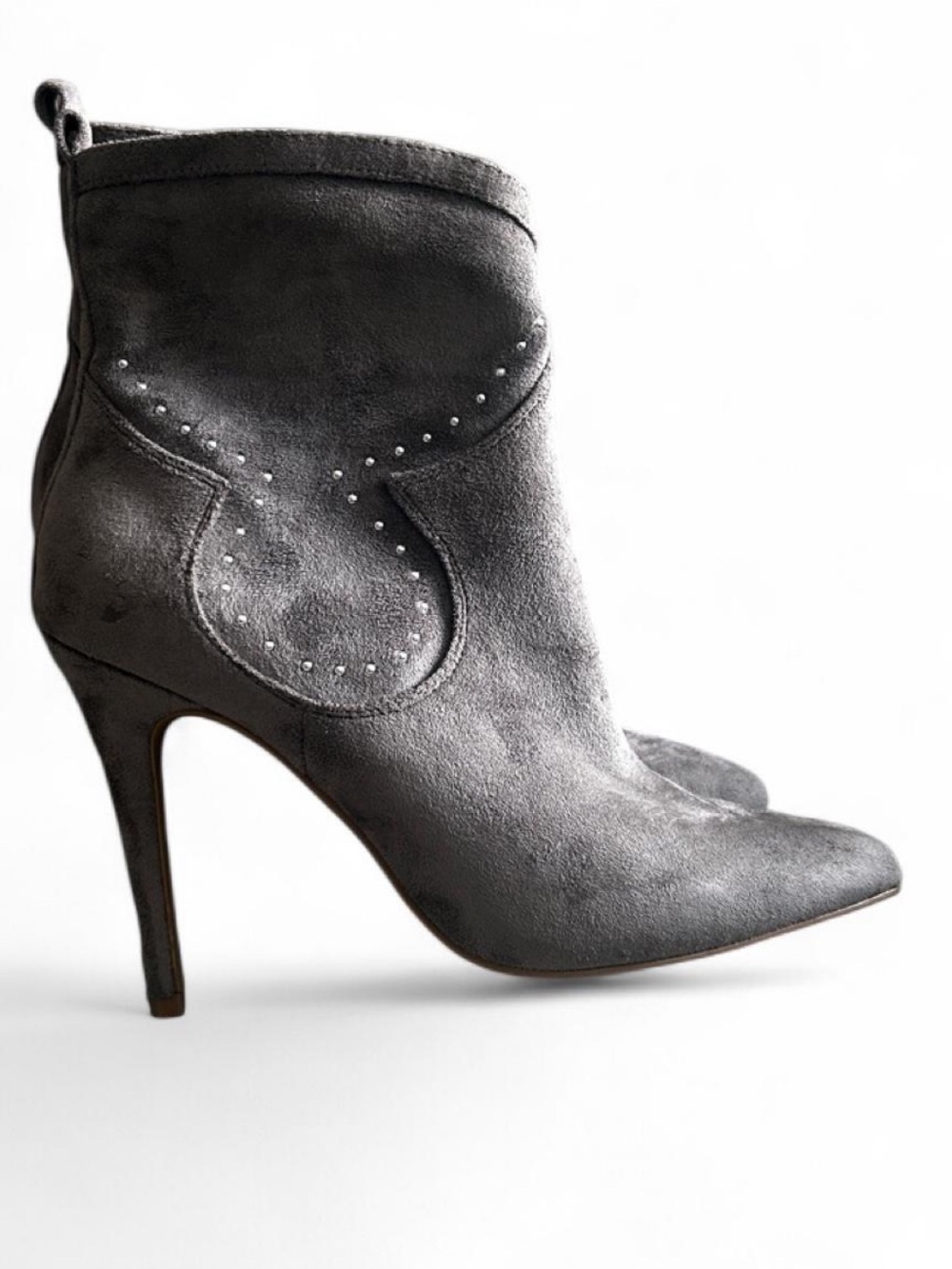 Charles David Size 7.5 Gray suede ankle boots with silver stud Women's